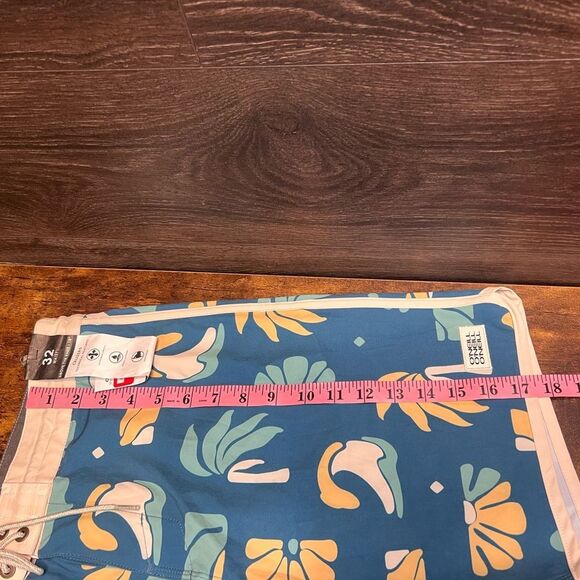 O'Neill Mens 18” Tropical Print Boardshorts, Quick Dry in Blue. 32” Waist. NWT - Picture 16 of 16